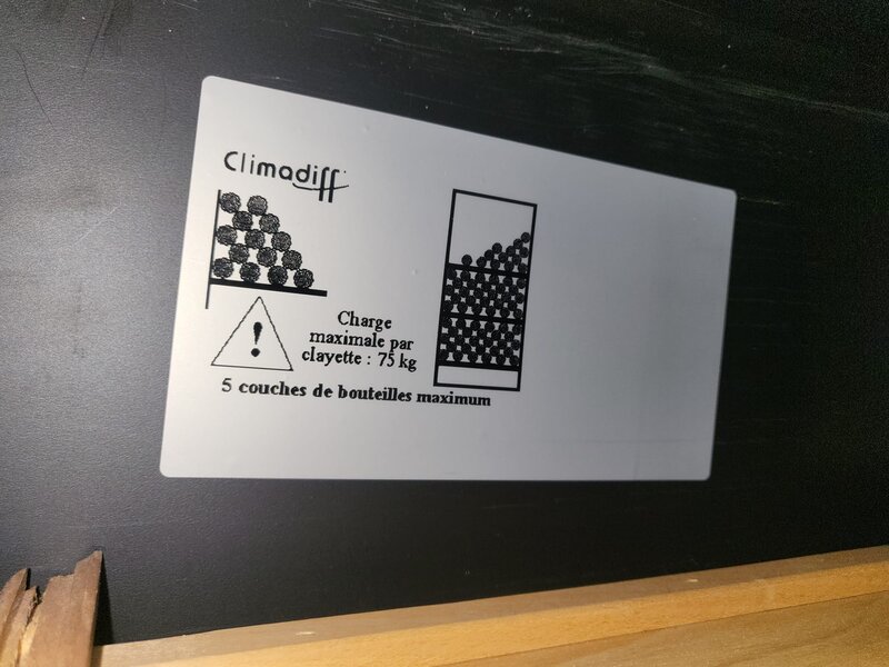 Frigider racitor de vinuri Climadiff